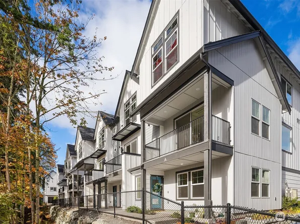 9016 NE 203rd Court #B, Bothell, WA 98011