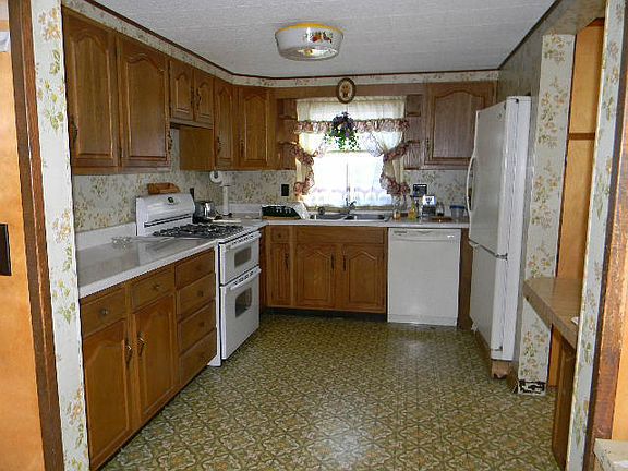 5th image of 206 E McMillan Ave