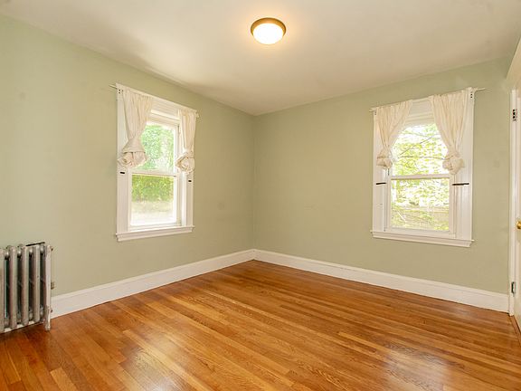 3rd image of 113 Harriet Ave #2