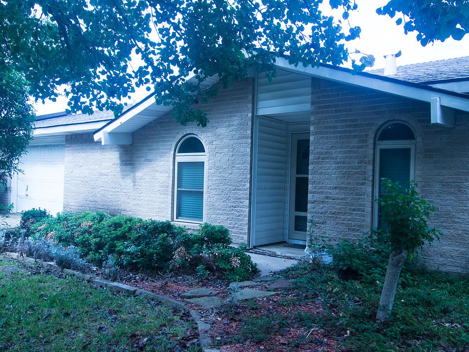 1st image of 1033 Stonetrail Dr