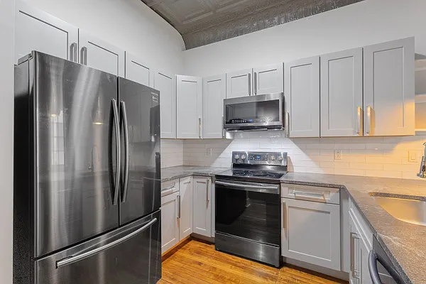 321 S Salina St #403 — Photo 2