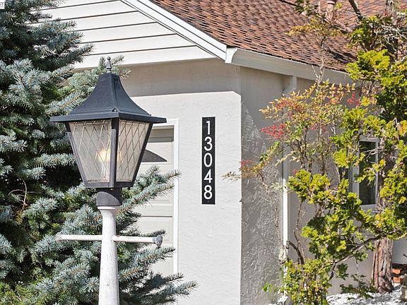 5th image of 13048 Brookpark Rd