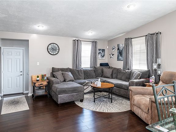 5th image of 2117 Parkwyn Dr