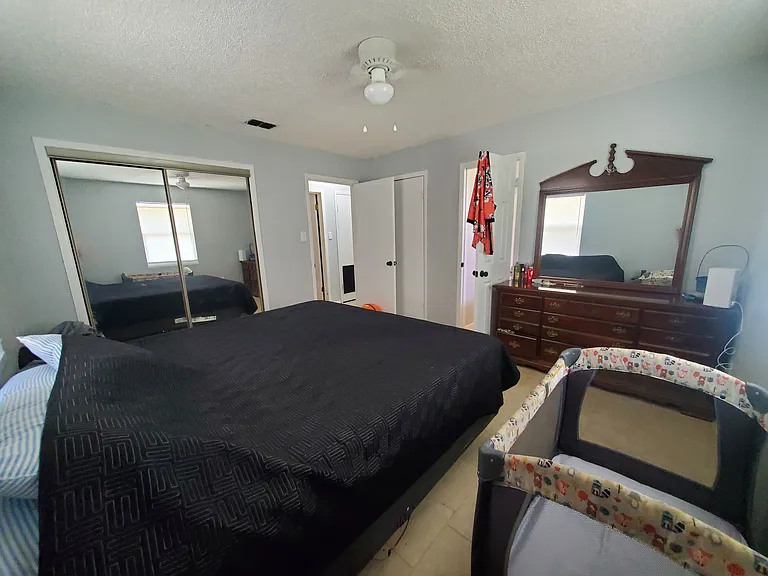 909 Howard St — Photo 20