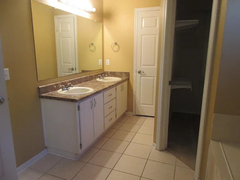 9608 Brentwood Blvd — Photo 5