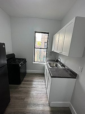 4th image of 238 E 26th St #A6