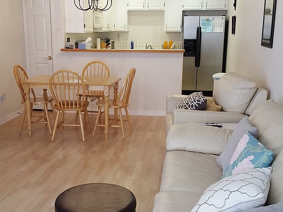 3rd image of 1215 N San Gabriel Ave APT 206