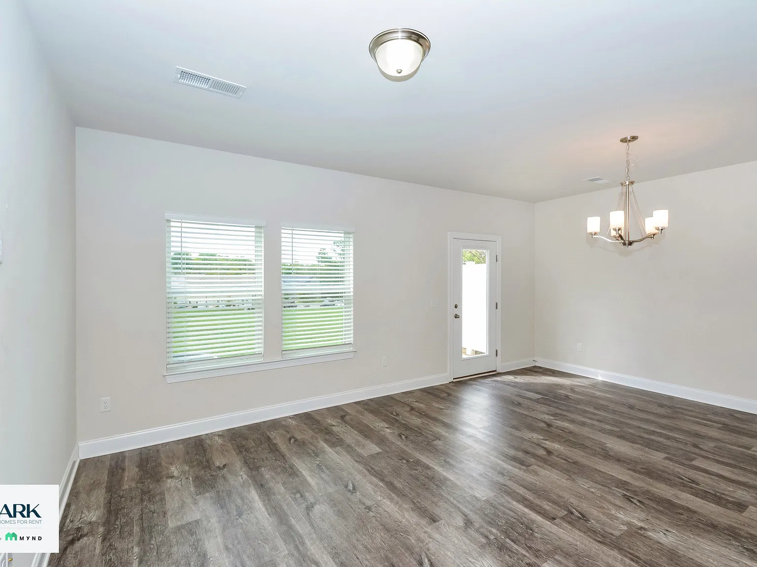 3 bed, 2.5 bath, 1601 sqft, $1,855 — Photo 2