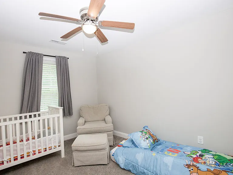 704 Pinecrest St — Photo 27