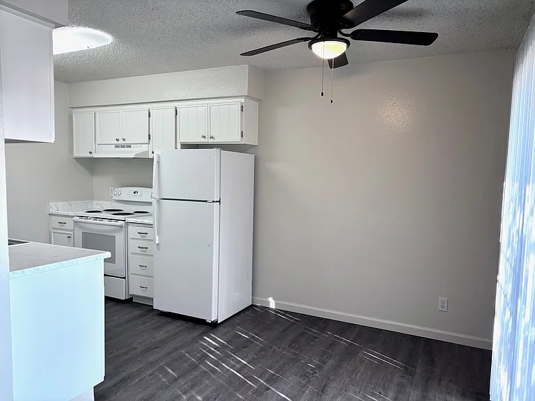 Oakwood Apartments — Photo 49