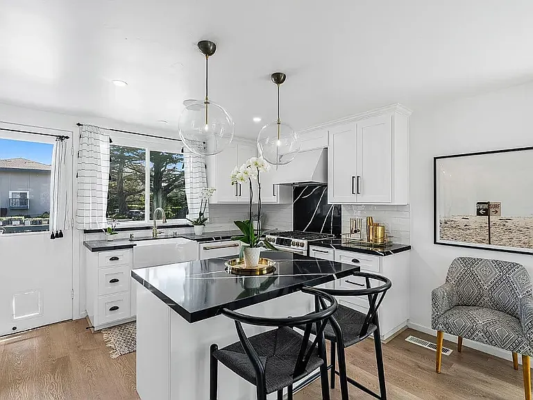 2 bed, 2.5 bath, 1156 sqft, $6,700 — Photo 4