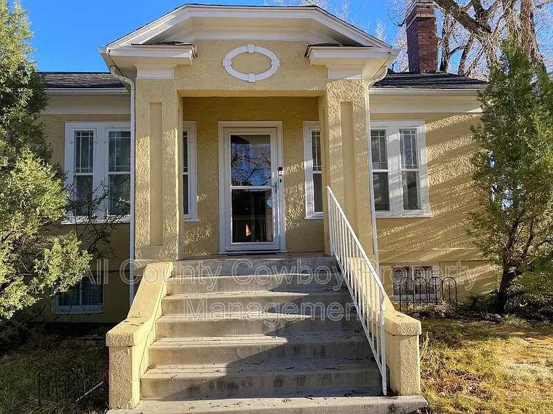 Building Photo - 623 E Lewis St