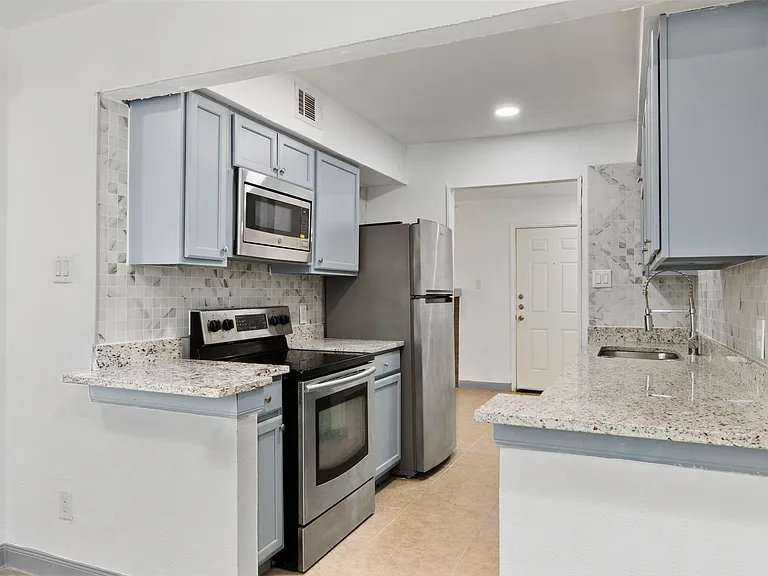 4620 San Jacinto St #C — Photo 7