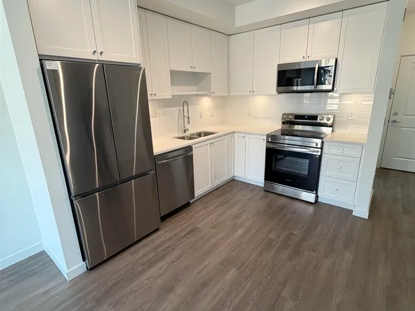 15733 85th Ave #413, Surrey, BC V4N 3G8