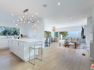 9306 Warbler Way, Los Angeles, CA 90069
