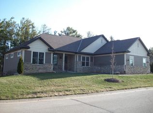 2160 N Hollow Cir, Slinger, WI 53086