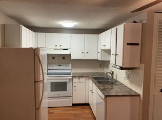 5663-5664 Ellis Rd, Orchard Park, NY 14127