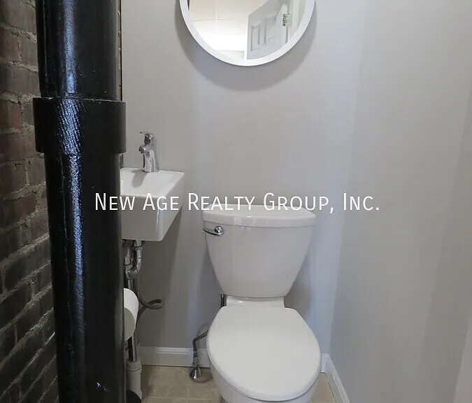 1725 McClellan St — Photo 7