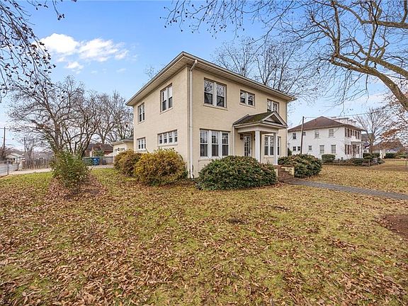 3rd image of 511 N Main St