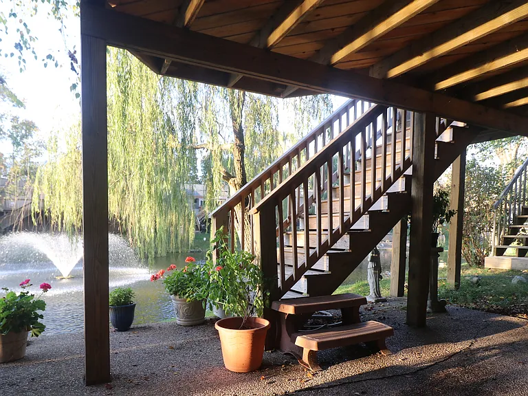 1005 Lakefront Dr — Photo 32