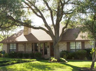 811 Vienna St, Castroville, TX 78009