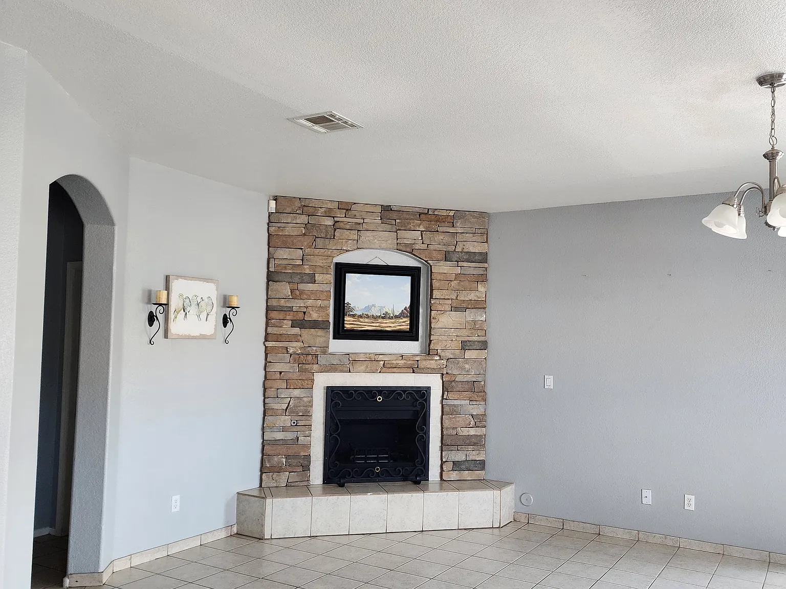 3 bed, 1666 sqft, $2,100 — Photo 2
