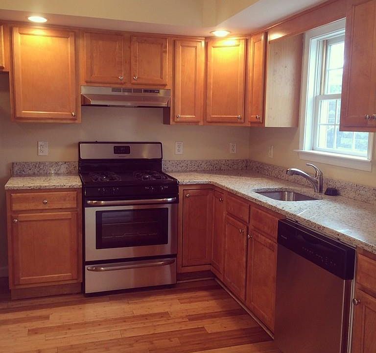 2nd image of 2595 Washington St #1