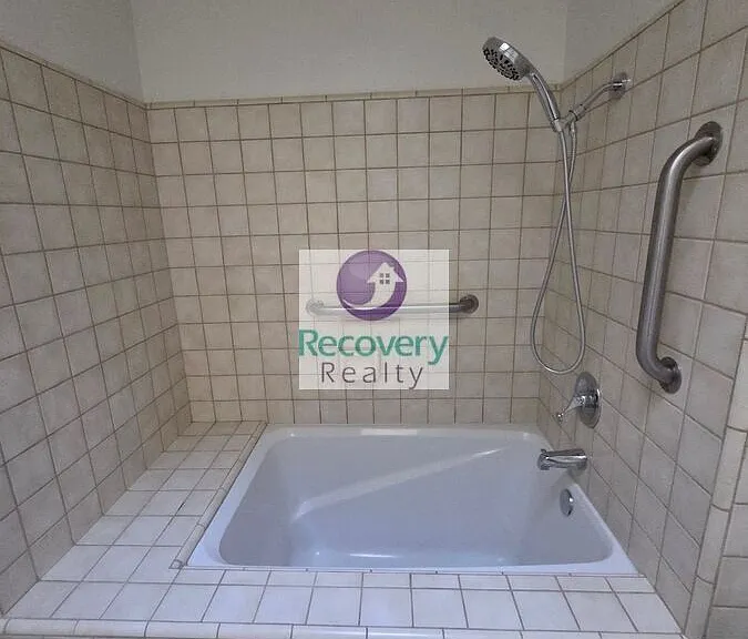 24245 Grand View Ave — Photo 23