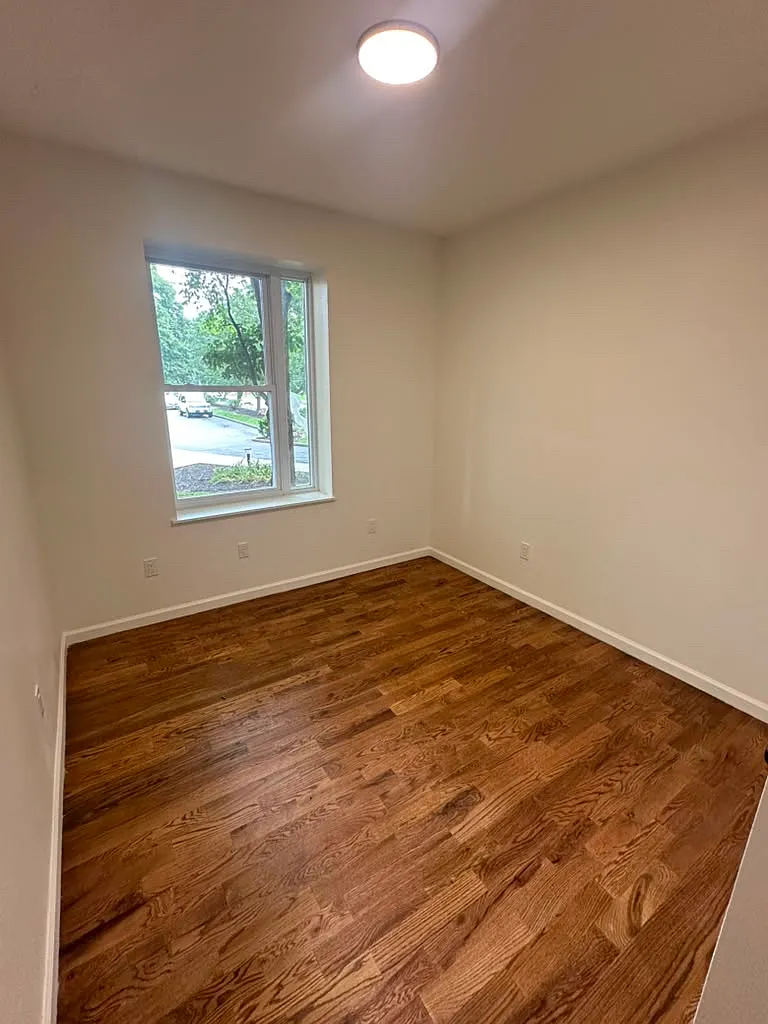 4 bed, $3,000 — Photo 2