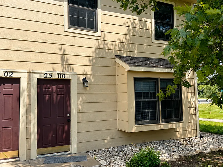 2500 Candlecrest Cir — Photo 1