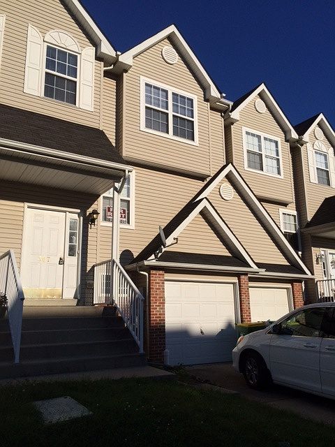 1st image of 307 Macleren Dr