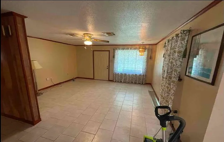 1552 Redwood Dr — Photo 3