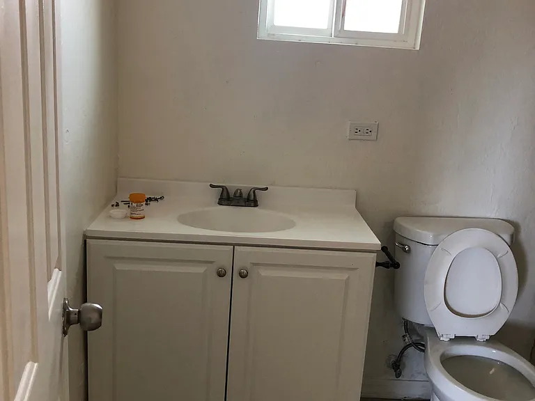 10202 N 9th Ave #1 — Photo 1