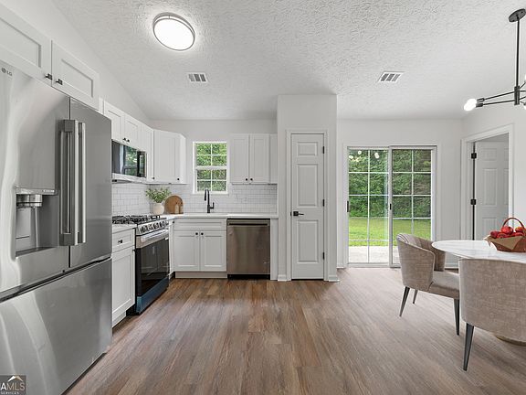 3rd image of 85 Settlers Mill Run