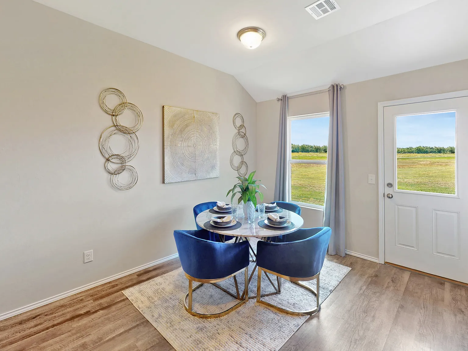 3 bed, 2.0 bath, 1143 sqft, $1,495 — Photo 4