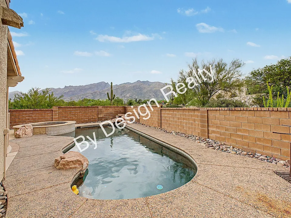 5555 N Crescent Ridge Dr