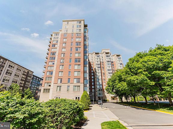 2nd image of 2726 Gallows Rd APT 202