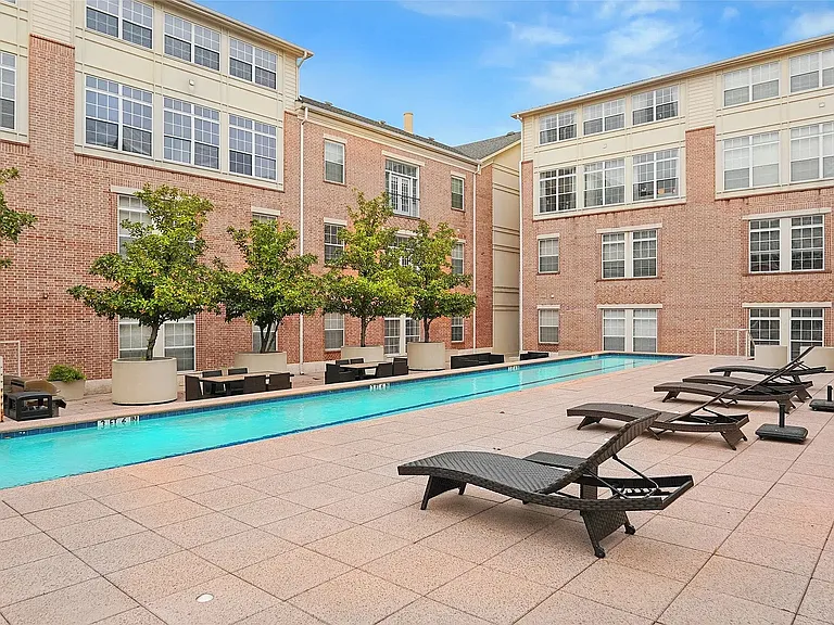 2305 Worthington St #315 — Photo 22