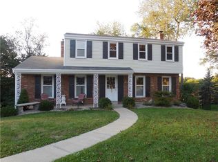 1049 Centergate Dr, Bethel Park, PA 15102