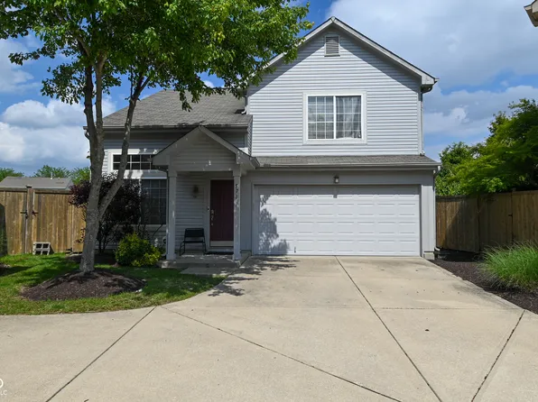 578 Pine Lake Dr, Greenwood, IN 46143
