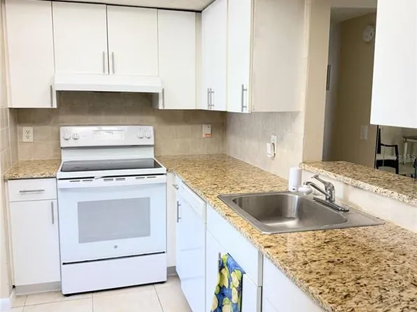 10 Willowbrook Ln APT 207, Delray Beach, FL 33446