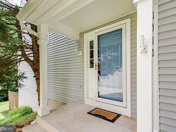 3rd image of 3912 Marquis Pl
