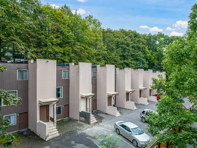212 Giles St #8 — Photo 14