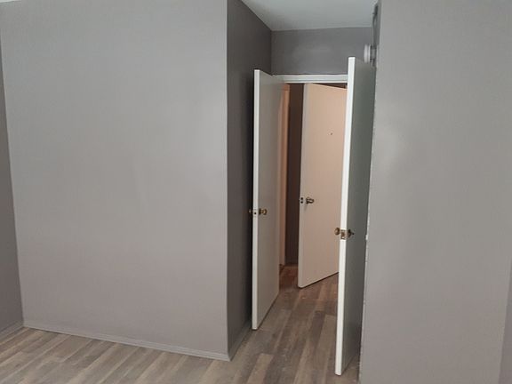 5th image of 3075 E Cheltenham Pl #210