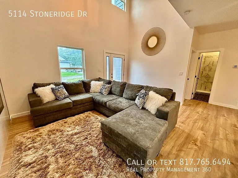 5114 Stoneridge Dr — Photo 5