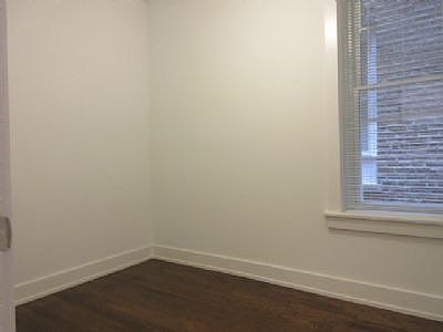 3rd image of 1054 N Ashland Ave #2FRONT