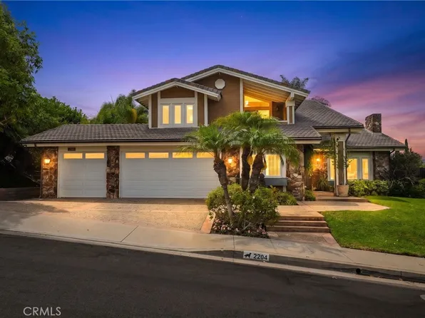 2204 E Vista Mesa Way, Orange, CA 92867
