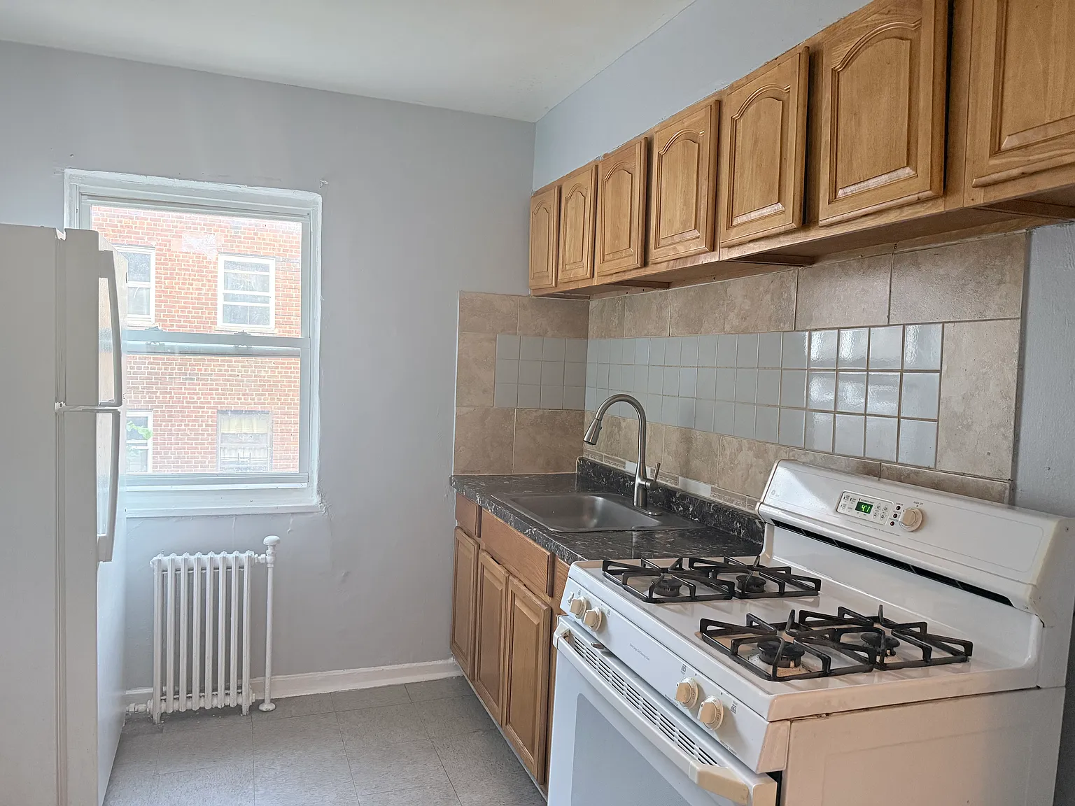 1 bed 1 bath apartment available in Newark — Photo 2