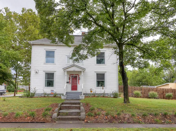 1329 W Daugherty Street, Webb City, MO 64870