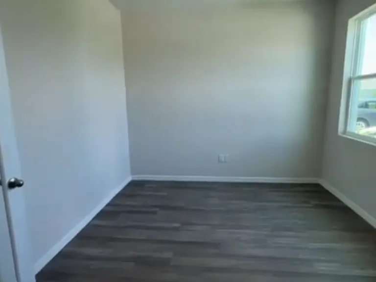 10503 Farm Hill Ave — Photo 3